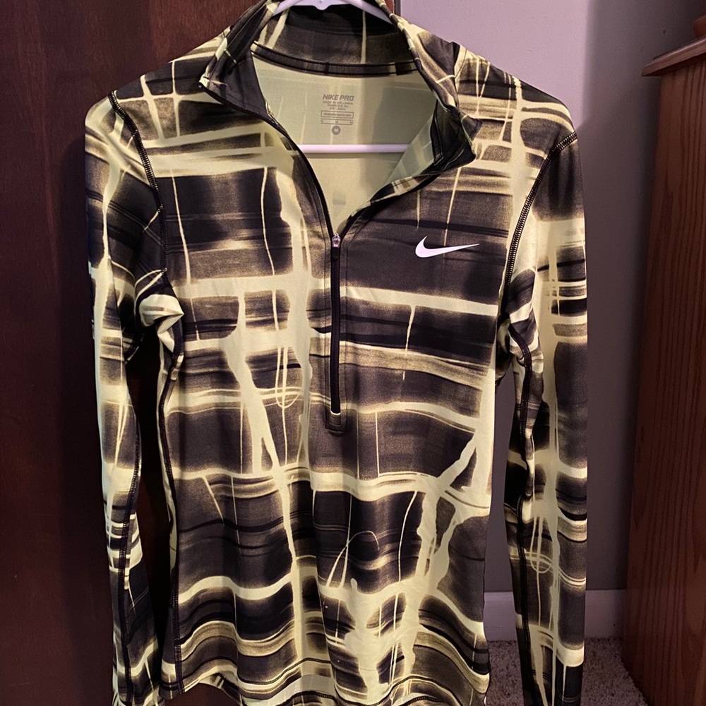 Women’s Nike Pro pullover